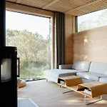 別荘 Feel The Nature Inside In Architect-designed Gem *