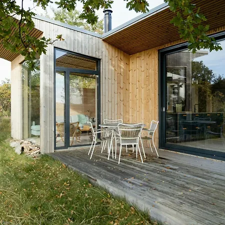 Feel The Nature Inside In Architect-designed Gem Semesterbostad