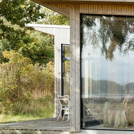 Feel The Nature Inside In Architect-designed Gem Semesterbostad