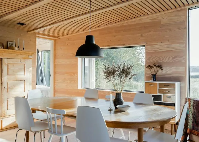 Feel The Nature Inside In Architect-designed Gem Holiday home *